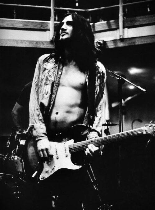 Jesus-john-frusciante-29649307-499-676