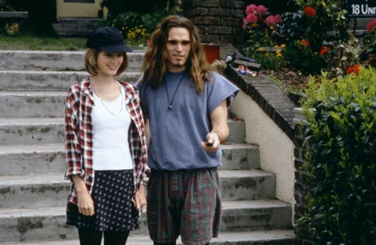 Bridget Fonda y Matt Dillon en la película Singles