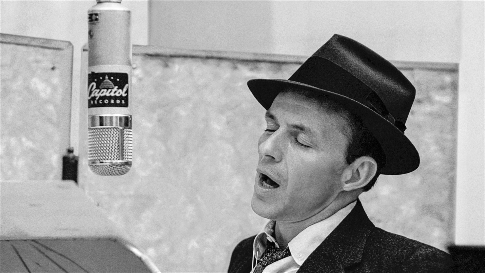 Frank Sinatra | El Inmortal Frankie Ojos Azules - Madafackismo Underground